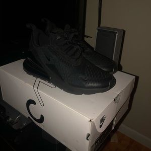 Women’s All Black Air Max 270